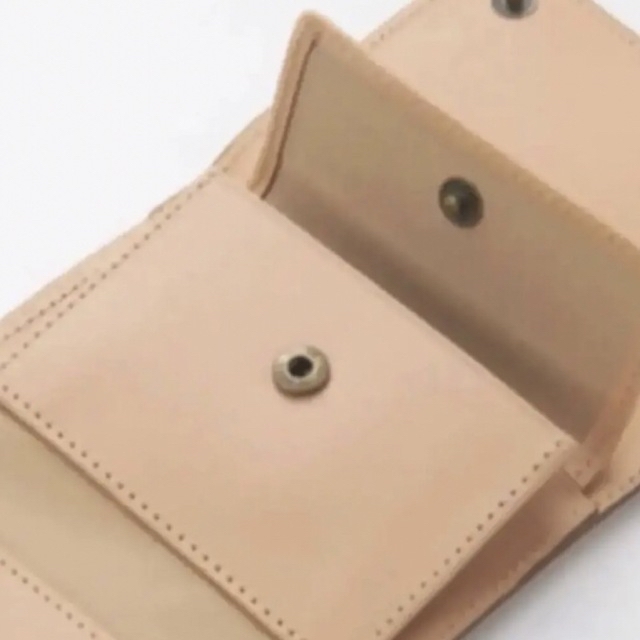 MUJI (無印良品)(ムジルシリョウヒン)の【新品】MUJI イタリア産ヌメ革は三つ折り財布   レディースのファッション小物(財布)の商品写真