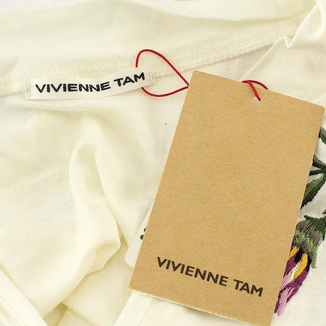 VIVIENNE TAM(ヴィヴィアンタム)のヴィヴィアン TAM カットソー 半袖 Vネック 花柄 Tシャツ オフ 白 レディースのトップス(カットソー(半袖/袖なし))の商品写真