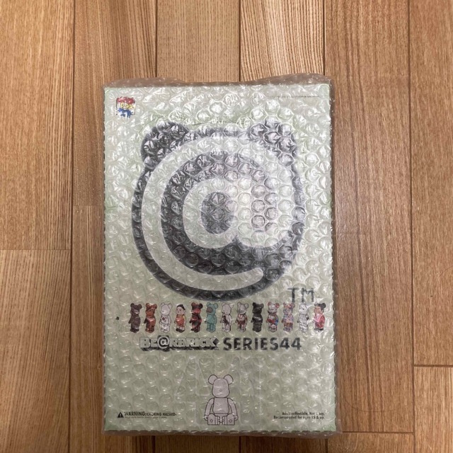 新品未開封 BE@RBRICK SERIES 44 1ボックス 新品未開封 BE@RBRICK SERIES 44 1ボックス