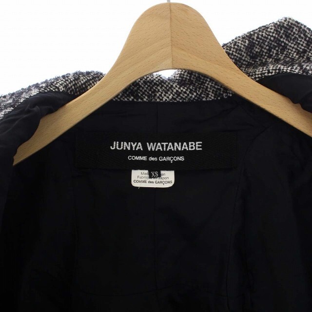 JUNYA WATANABE(ジュンヤワタナベ)のジュンヤワタナベ ツイードジャケット クロップド丈ハイネック 変形 XS 白 黒 レディースのジャケット/アウター(ブルゾン)の商品写真