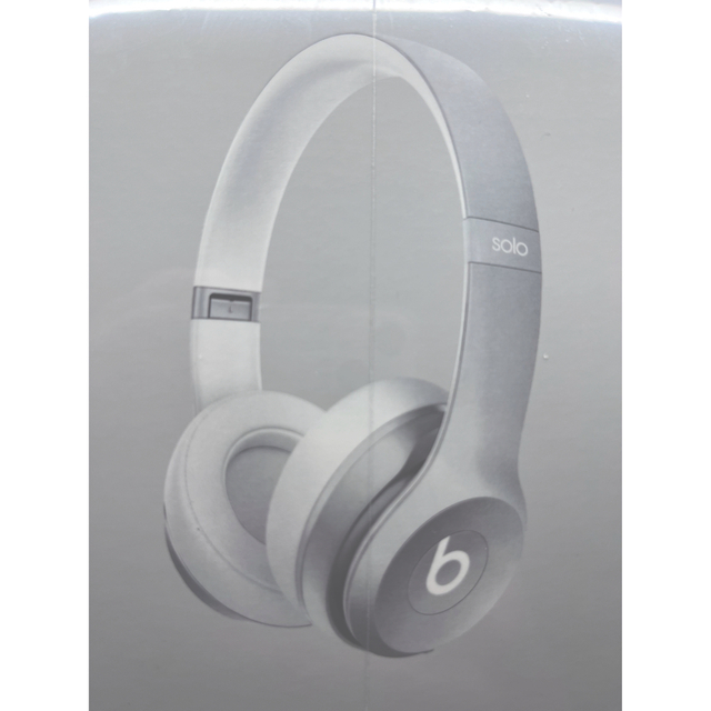 Beats by Dr Dre(ビーツバイドクタードレ)の【新品未使用】Beats SOLO2 WIRELESS SILVER スマホ/家電/カメラのオーディオ機器(ヘッドフォン/イヤフォン)の商品写真