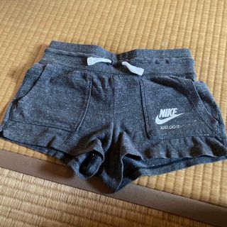 ナイキ(NIKE)のNIKE トレーニング　ショートパンツ　140(パンツ/スパッツ)