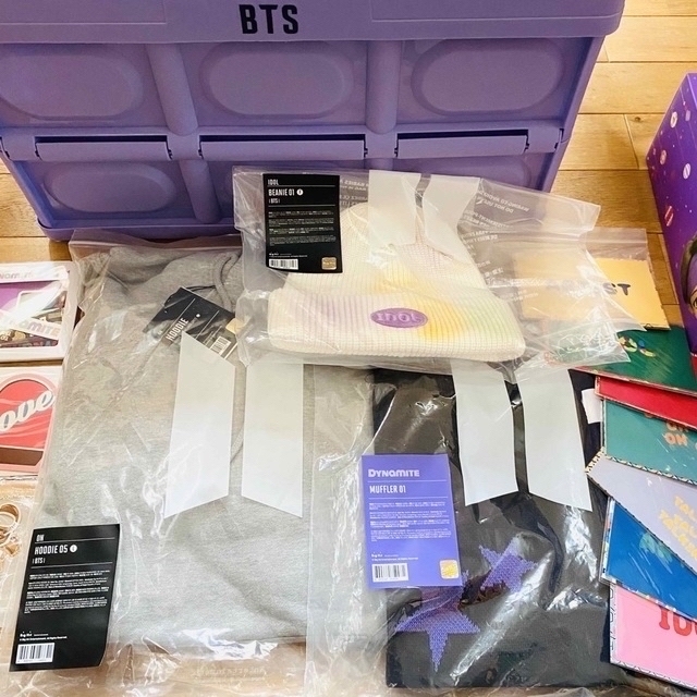 BTS⭐️公式⭕️新品 フォーチュンボックスB アパレル3点 コンテナ込計35点