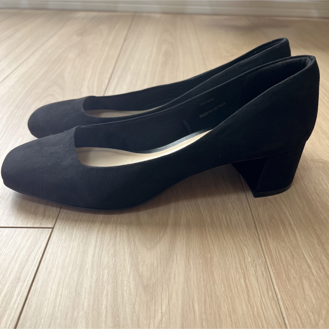 【新品未使用】スクエアトゥパンプス ブラック 25.5cm レディースの靴/シューズ(ハイヒール/パンプス)の商品写真