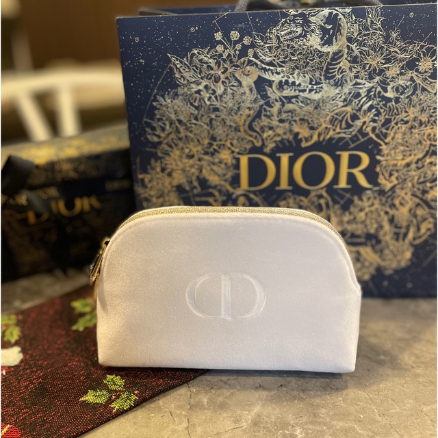 Dior(ディオール)のDior❤︎ディオール❤︎DIOR❤︎2022クリスマスコフレ❤︎ポーチ❤︎新品 レディースのファッション小物(ポーチ)の商品写真