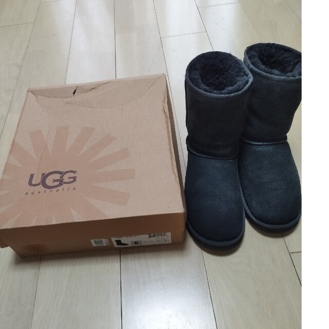 UGG CLASSIC ショートブーツ　BLACK