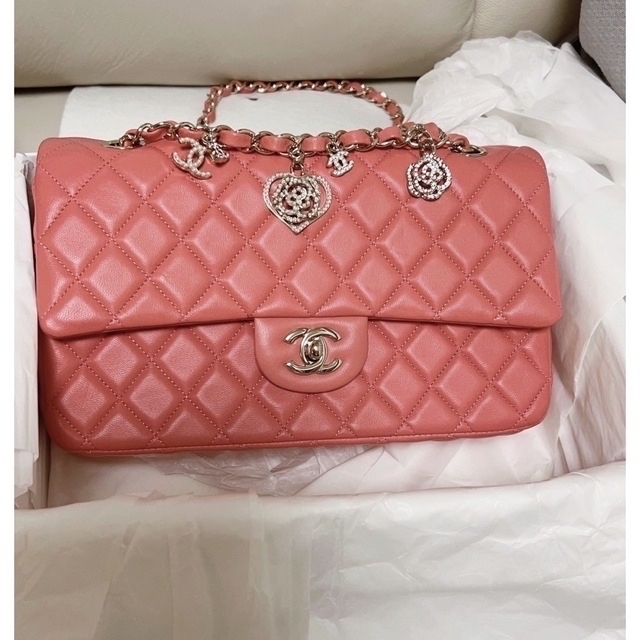 CHANEL(シャネル)の新品シャネル　マトラッセ　ピンク　ショルダーバッグ レディースのバッグ(ショルダーバッグ)の商品写真