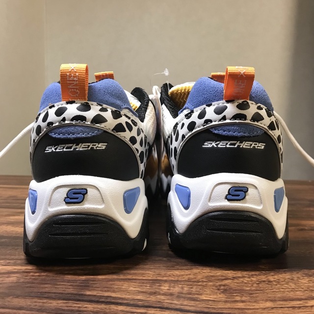 SKECHERS(スケッチャーズ)の【SKECHERS × ONEPIECE】D'Lites 2 ロー スニーカー メンズの靴/シューズ(スニーカー)の商品写真