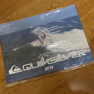 クイックシルバー(QUIKSILVER)のQuick Silver 2023年　カレンダー　新品(カレンダー/スケジュール)
