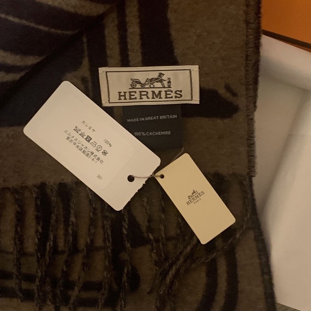 Hermes(エルメス)の エルメス　カシミアマフラー 《ブリッド・ドゥ・ガラ/無秩序》新品未使用 メンズのファッション小物(マフラー)の商品写真