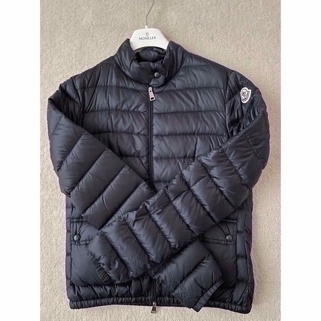 新入荷 MONCLER - 新品未使用 モンクレール ダウンジャケット ショート