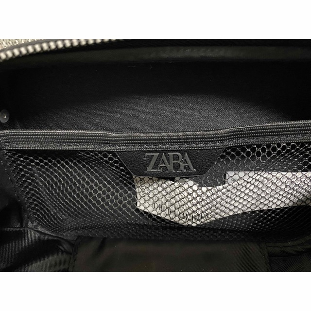 ZARA(ザラ)のZARA ショルダーバッグ　男女兼用　美品 メンズのバッグ(ショルダーバッグ)の商品写真