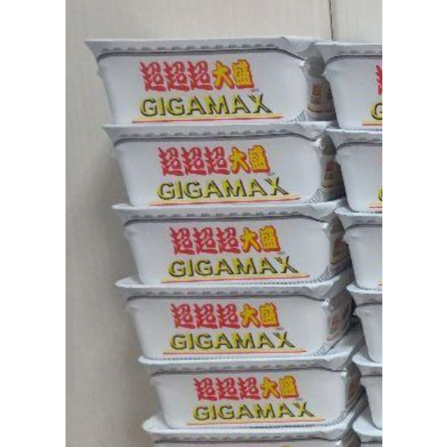 by　ペヤング　Snowfox2010's　ソースやきそば　GIGAMAX　超超超大盛　439g　5個セットの通販　shop｜ラクマ