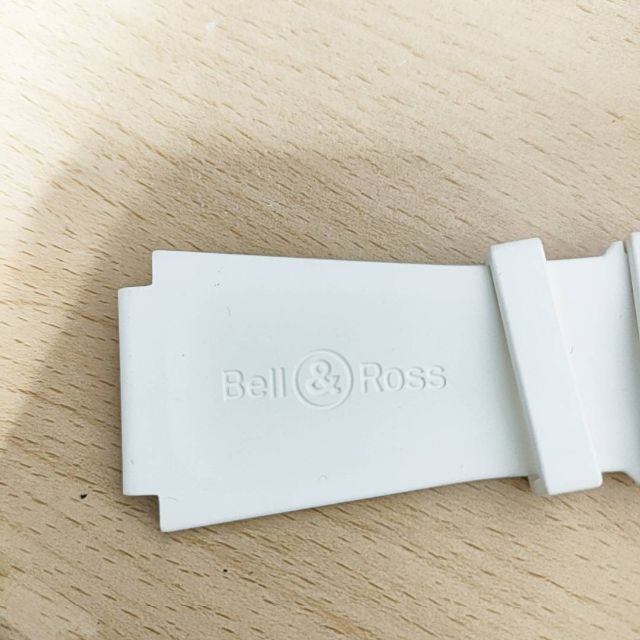 Bell & Ross(ベルアンドロス)の【良品】BELL&ROSS　BR-01 BR-03用　純正ラバーベルト　白 メンズの時計(ラバーベルト)の商品写真