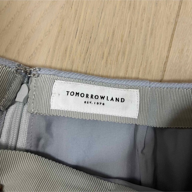 TOMORROWLAND(トゥモローランド)のトゥモローランド　スカート　サイズ32 レディースのスカート(ひざ丈スカート)の商品写真