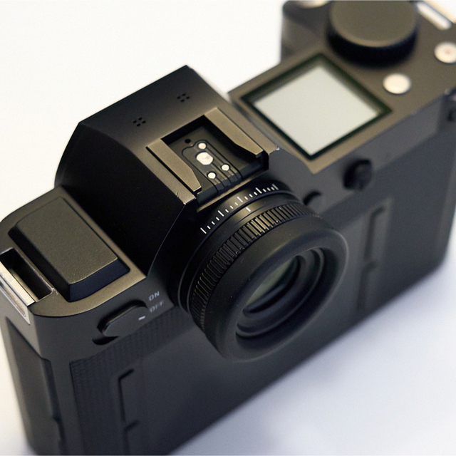 LEICA(ライカ)のLeica SL (Typ601) 元箱 ミラーレスカメラ ライカ スマホ/家電/カメラのカメラ(ミラーレス一眼)の商品写真