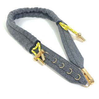 フェンディ(FENDI)のフェンディ FENDI 8C0627 ベルト フェルト グレー 未使用(ストラップ/イヤホンジャック)