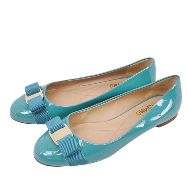 サルヴァトーレ フェラガモ Salvatore Ferragamo パンプス ヴァラ フラットパンプス エナメルレザー シューズ 靴 レディース 7D(24.5cm相当) ターコイズグリーン サルヴァトーレ フェラガモ Salvatore Ferragamo パンプス ヴァラ フラットパンプス エナメルレザー シューズ 靴 レディース 7D(24.5cm相当) ターコイズグリーン