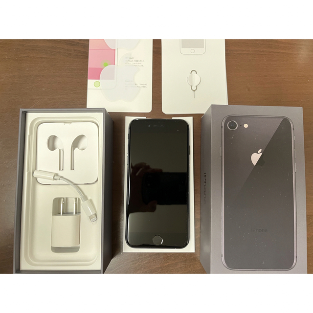 iPhone(アイフォーン)のiPhone8 64GB SIMフリー スマホ/家電/カメラのスマートフォン/携帯電話(スマートフォン本体)の商品写真