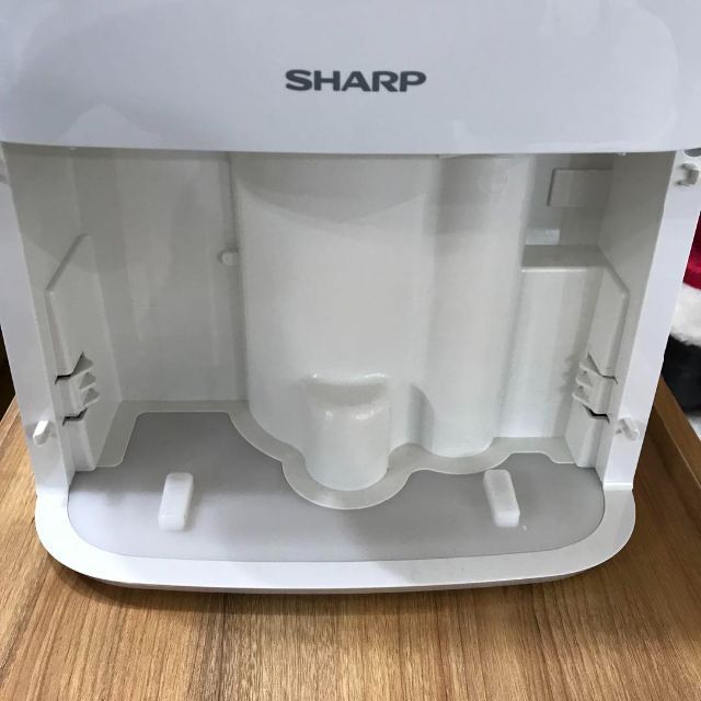 Sharp 除湿機 CV-H71-W 2018年製 スマホ/家電/カメラ 加湿器/除湿機