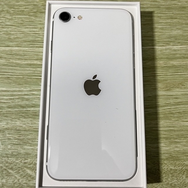 iPhone SE 第二世代 ホワイト SIMフリー 128GB 1