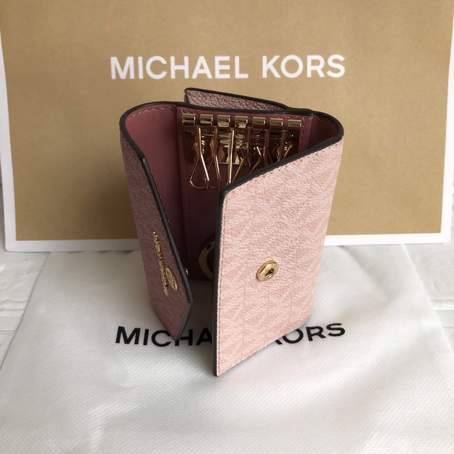 Michael Kors(マイケルコース)の新品★マイケルコース 定価16,500円 シグネチャーピンク キーケース 財布 レディースのファッション小物(キーケース)の商品写真