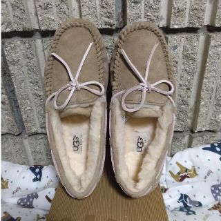 アグ(UGG)の【1回使用】UGG ダコタ　7(スリッポン/モカシン)