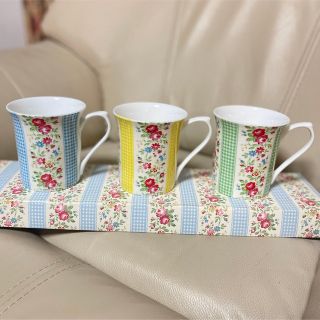 キャスキッドソン(Cath Kidston)の【新品】キャスキッドソン　マグカップ3個セット(グラス/カップ)