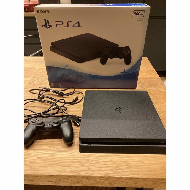 PlayStation4(プレイステーション4)のプレーステーション4 CHU-2000A 中古 エンタメ/ホビーのゲームソフト/ゲーム機本体(家庭用ゲーム機本体)の商品写真