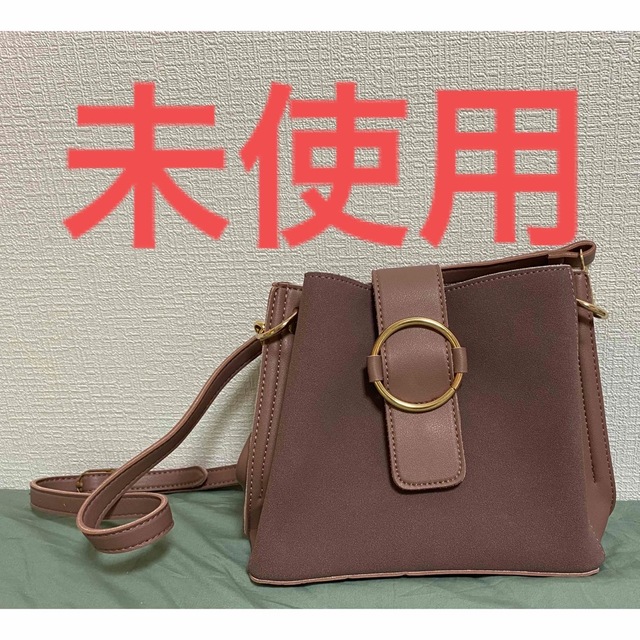 Charles and Keith(チャールズアンドキース)の【★限定お値下げ★新品未使用】フェイクスウェード  ベルト ショルダーバッグ レディースのバッグ(ショルダーバッグ)の商品写真