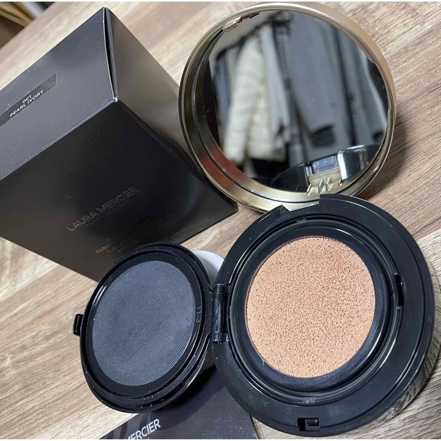 laura mercier(ローラメルシエ)の新品パフ付き ＊ ローラメルシエ ラディアンス クッションファンデ (OC1) コスメ/美容のベースメイク/化粧品(ファンデーション)の商品写真