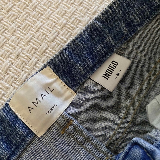 AMAIL(アマイル)のAMAIL アマイル　HEWN BLUE SKINNY クラッシュ デニム レディースのパンツ(デニム/ジーンズ)の商品写真