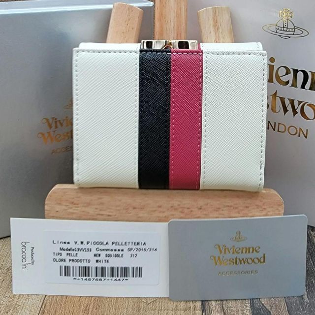 ✨新品 翌日発送✨ヴィヴィアンウエストウッド 三つ折り財布 13VV153
