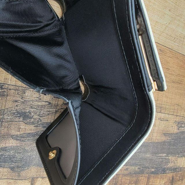 ✨新品 翌日発送✨ヴィヴィアンウエストウッド 三つ折り財布 13VV153