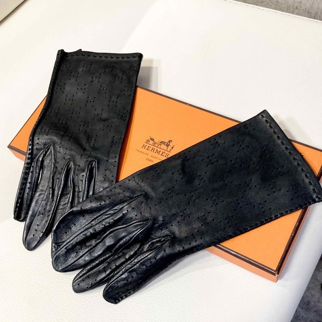 定番 HERMES ブラック 黒 エブリン 極美品☆ グローブ 手袋 新作好評