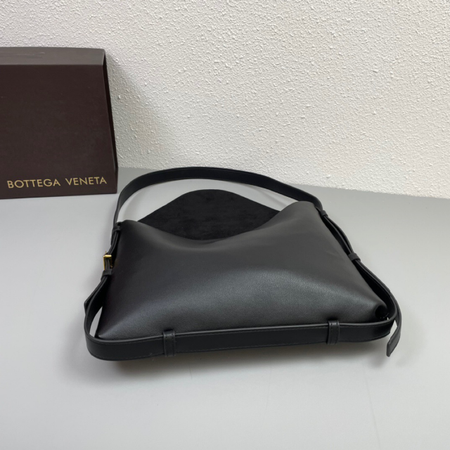 21AW】BOTTEGA VENETA cradle クレードル バッグ ショルダー www