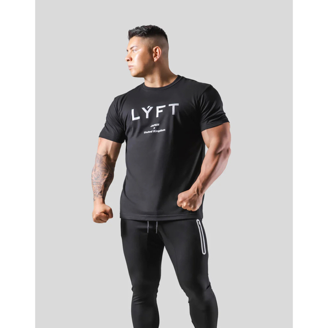 LYFT トレーニングウェア　上下セット スポーツ/アウトドアのトレーニング/エクササイズ(その他)の商品写真