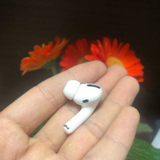 AirPods pro 片耳 右側Rのみ 本物です。