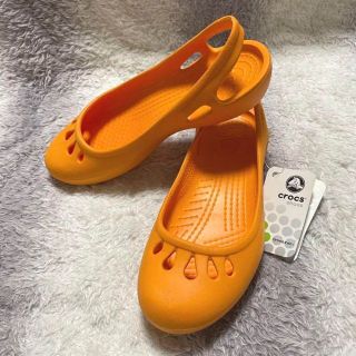 クロックス(crocs)のs147 タグ付き crocs クロックス オレンジサンダル オレンジ マンゴー(サンダル)