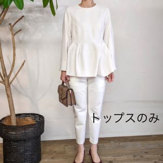 ソーノ(Sono)の22FW sono アイスグレー　バックサテンポタリーブラウス　パールボタン(シャツ/ブラウス(長袖/七分))