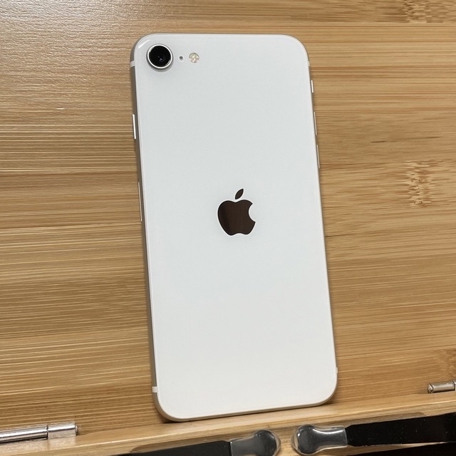 【SIMロック解除済】 iPhone SE 第2世代 White 64GB