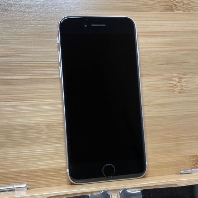 SIMロック解除済】 iPhone SE 第2世代 White 64GB SIMロック解除済】 iPhone SE 第2世代 White 64GB