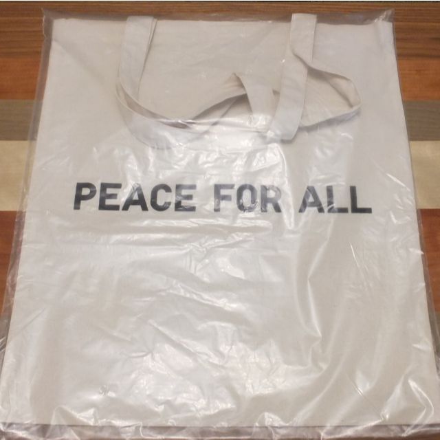 UNIQLO(ユニクロ)のUNIQLO PEACE FOR ALL トートバッグ メンズのバッグ(トートバッグ)の商品写真