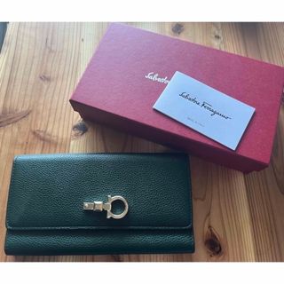 Salvatore Ferragamo - 日本未上陸 フェラガモ 財布 長財布 グリーン