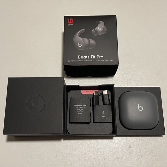 Beats by Dr Dre(ビーツバイドクタードレ)のBeats Fit Pro セージグレイ　ノイズキャンセリングイヤホン スマホ/家電/カメラのオーディオ機器(ヘッドフォン/イヤフォン)の商品写真