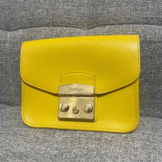 FURLA(イエロー/黄色系)のフリマアイテム一覧 FURLA(イエロー/黄色系)のフリマアイテム一覧