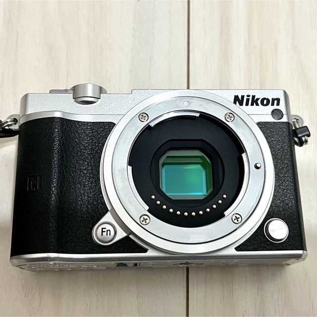 美品　ニコン　Nikon 1 J5 レンズキット 1
