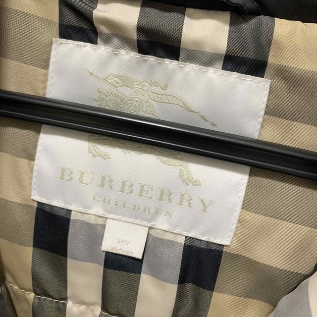 BURBERRY(バーバリー)のバーバリー　ダウンベスト　2点セット(親子コーデ) キッズ/ベビー/マタニティのキッズ服男の子用(90cm~)(ジャケット/上着)の商品写真