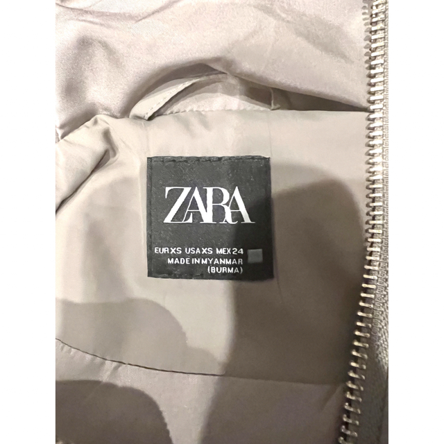 ZARA(ザラ)のZARA WATER AND WIND PROTECTION シームレス ダウン レディースのジャケット/アウター(ダウンベスト)の商品写真