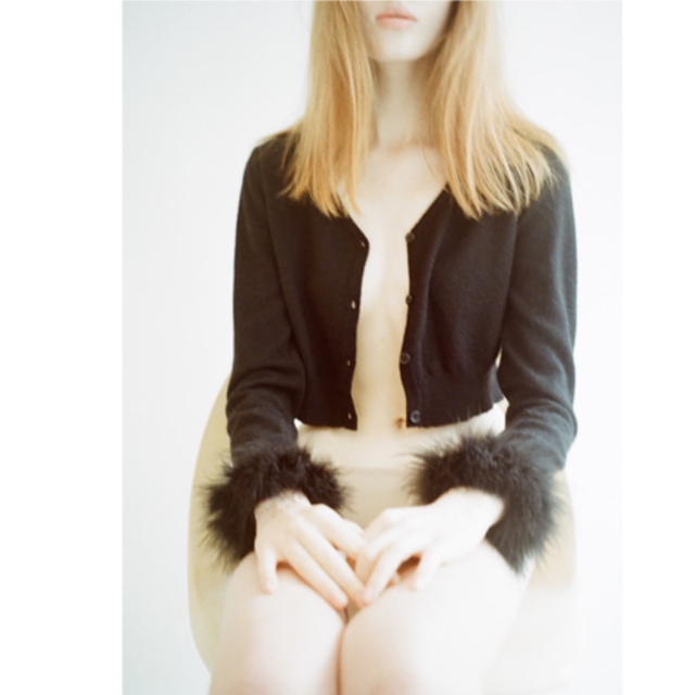 the virgins feather cuff short cardigan